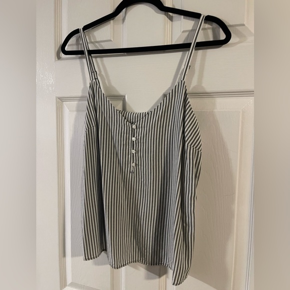 Free w/bundle🙃NWOT Old Navy Striped Cami size M - Picture 3 of 4